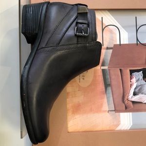 Bussola bootie charcoal leather Sale $60 eur 42